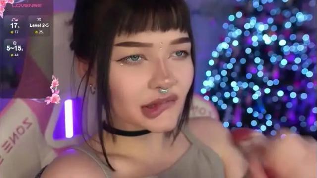 Image 3 of babyroxynill Stream on Chaturbate on 4 days ago