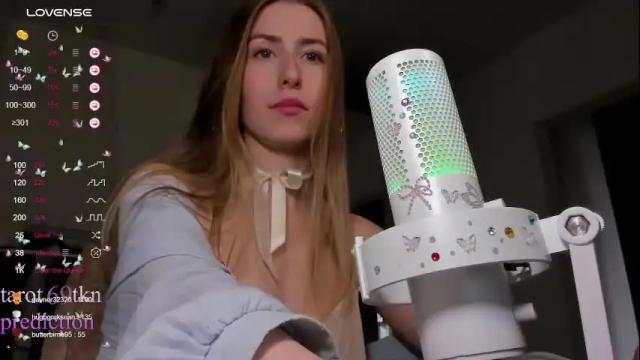 Image 7 of back2emily Stream on Chaturbate on 15 days ago