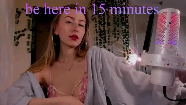 Image 10 of back2emily Stream on Chaturbate on 17 days ago