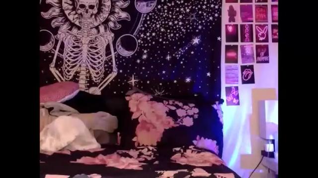 Image 3 of badbarbiebaby Stream on Chaturbate on 15 months ago