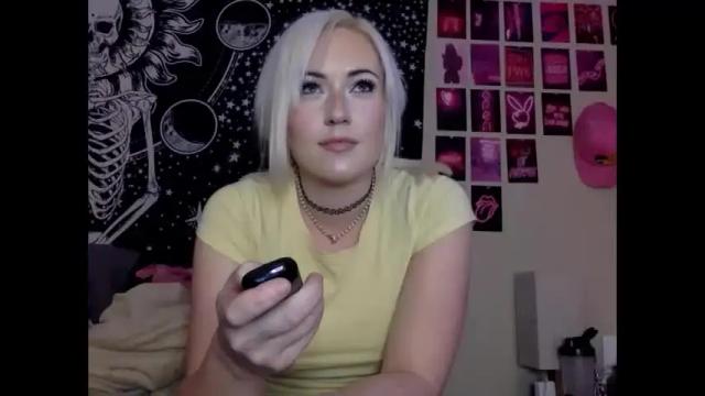 Image 3 of badbarbiebaby Stream on Chaturbate on 15 months ago