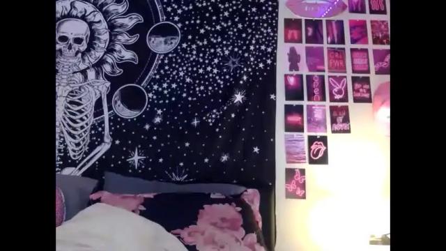 Image 8 of badbarbiebaby Stream on Chaturbate on 15 months ago