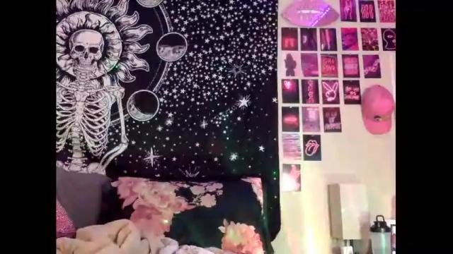 Image 11 of badbarbiebaby Stream on Chaturbate on 15 months ago
