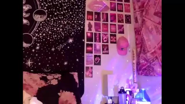 Image 3 of badbarbiebaby Stream on Chaturbate on 15 months ago