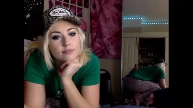 Image 12 of badbarbiebaby Stream on Chaturbate on 14 months ago