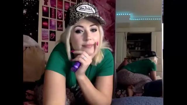 Image 2 of badbarbiebaby Stream on Chaturbate on 14 months ago