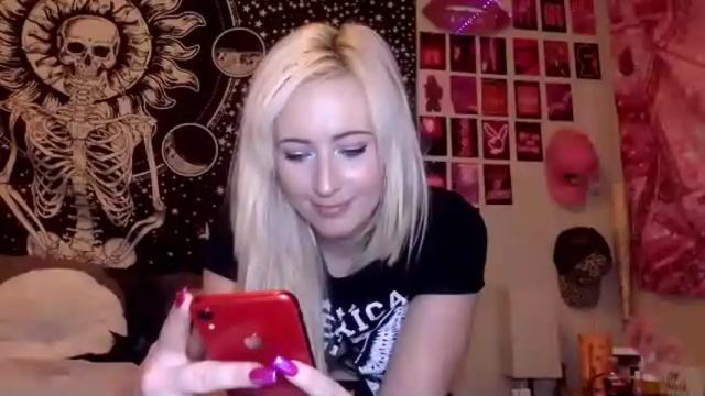 Image 8 of badbarbiebaby Stream on Chaturbate on 14 months ago