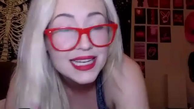 Image 6 of badbarbiebaby Stream on Chaturbate on 14 months ago
