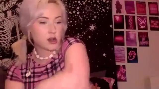 Image 10 of badbarbiebaby Stream on Chaturbate on 14 months ago