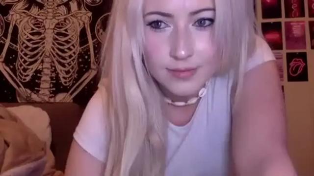 Image 12 of badbarbiebaby Stream on Chaturbate on 14 months ago