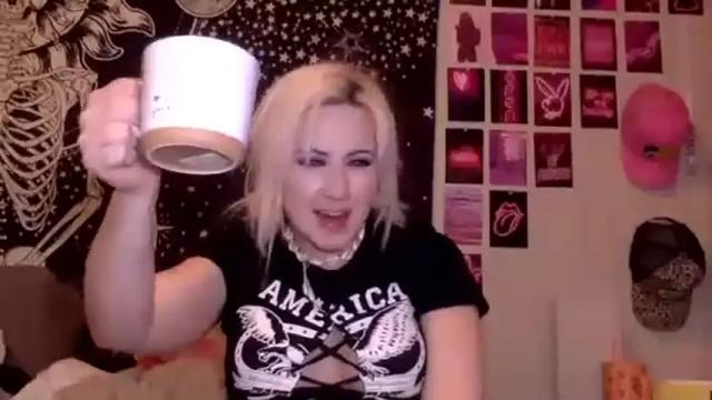 Image 11 of badbarbiebaby Stream on Chaturbate on 14 months ago