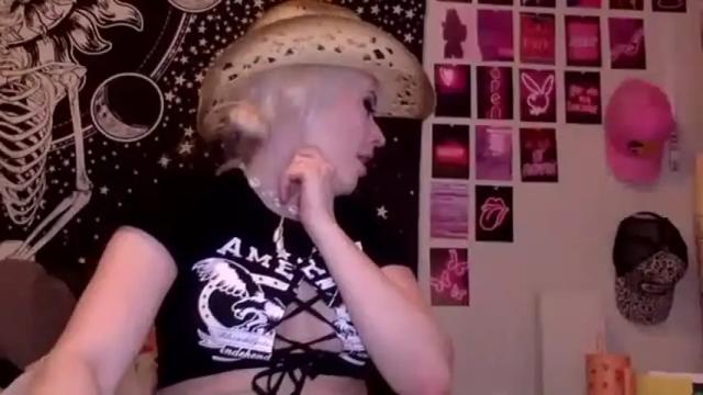 Image 6 of badbarbiebaby Stream on Chaturbate on 14 months ago