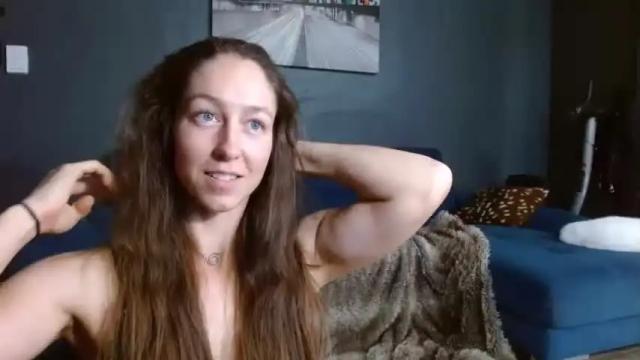 Image 7 of badcrushhh Stream on Chaturbate on 19 months ago