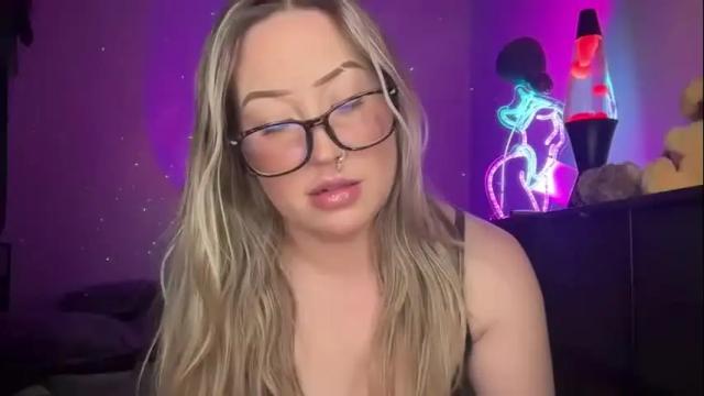 Image 2 of baddiejess618433 Stream on Chaturbate on 10 days ago