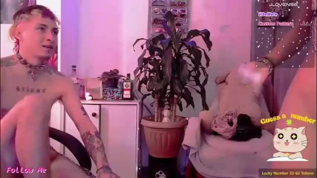 Image 3 of badeyes_crazylilgoat Stream on Chaturbate on 1 month ago