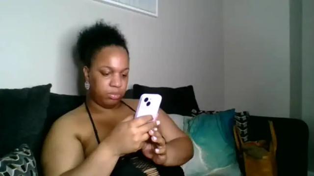 Image 2 of badgirl__brittany Stream on Chaturbate on 14 months ago