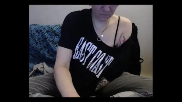 Image 3 of badgirluget Stream on Chaturbate on 1 month ago