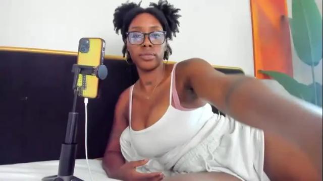 Image 8 of badgurldnay Stream on Chaturbate on 13 days ago
