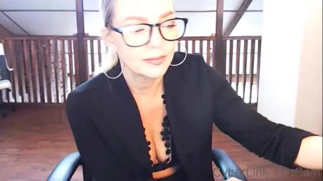 Image 4 of badkitty1977 Stream on Chaturbate on 16 months ago
