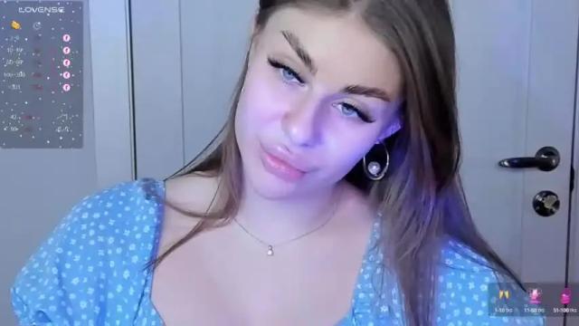 Image 3 of bai1ey Stream on Chaturbate on 15 months ago