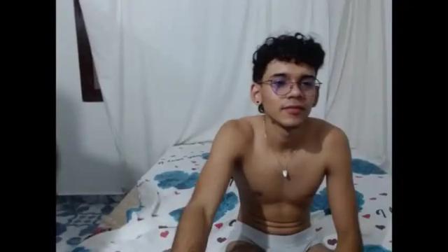 Image 12 of baioleth_cr Stream on Chaturbate on 21 months ago