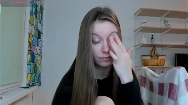 Image 4 of bam_bi Stream on Chaturbate on 1 month ago