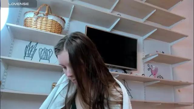 Image 2 of bam_bi Stream on Chaturbate on 8 hours ago