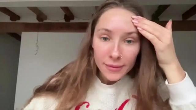 Image 2 of bananaanna18 Stream on Chaturbate on 15 months ago