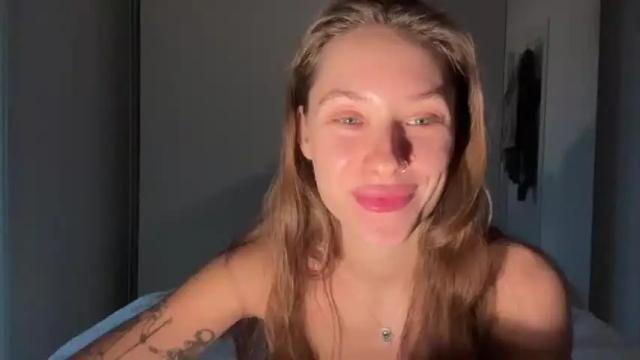 Image 10 of bananaanna18 Stream on Chaturbate on 14 months ago