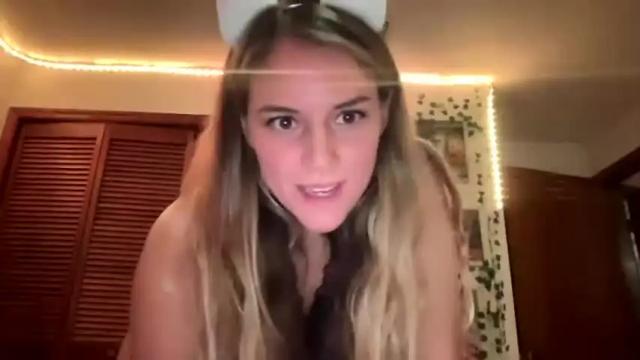 Image 12 of bananascoconutz Stream on Chaturbate on 16 months ago