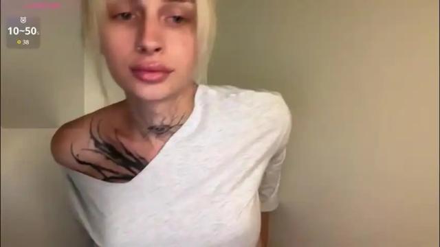 Image 3 of barbie_bi Stream on Chaturbate on 5 months ago