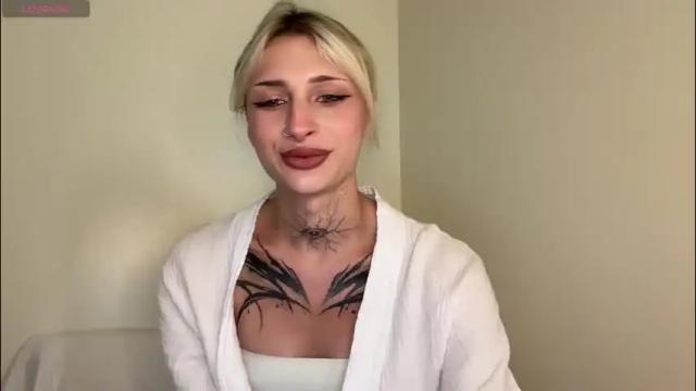 Image 3 of barbie_bi Stream on Chaturbate on 4 months ago