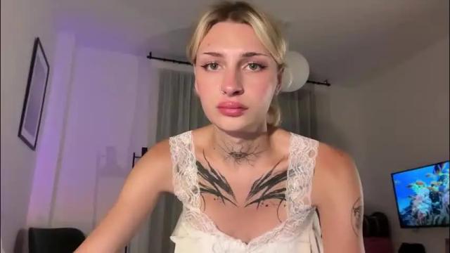 Image 7 of barbie_bi Stream on Chaturbate on 4 months ago