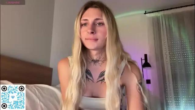 Image 2 of barbie_bi Stream on Chaturbate on 1 month ago