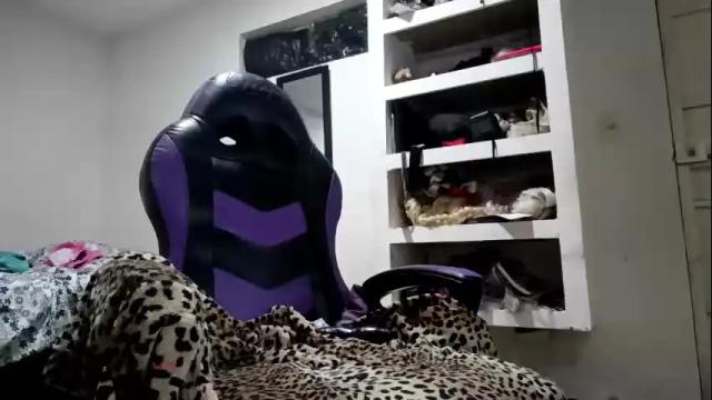 Image 4 of barbie_strong Stream on Chaturbate on 14 days ago