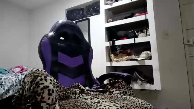 Image 7 of barbie_strong Stream on Chaturbate on 14 days ago