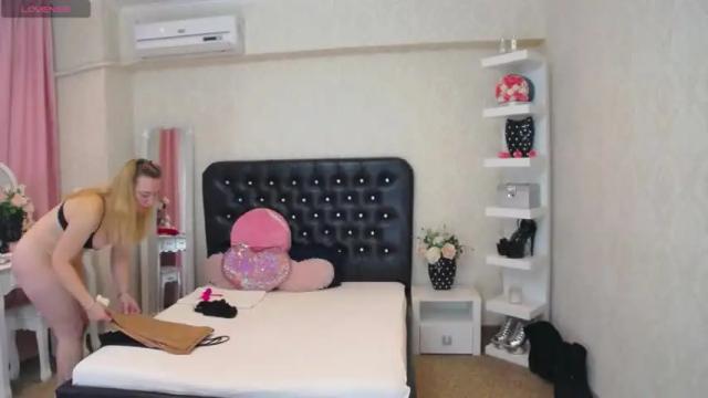 Image 2 of barbieeann Stream on Chaturbate on 15 months ago