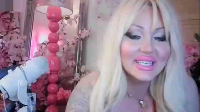 Image 11 of barbieely Stream on Chaturbate on 1 month ago
