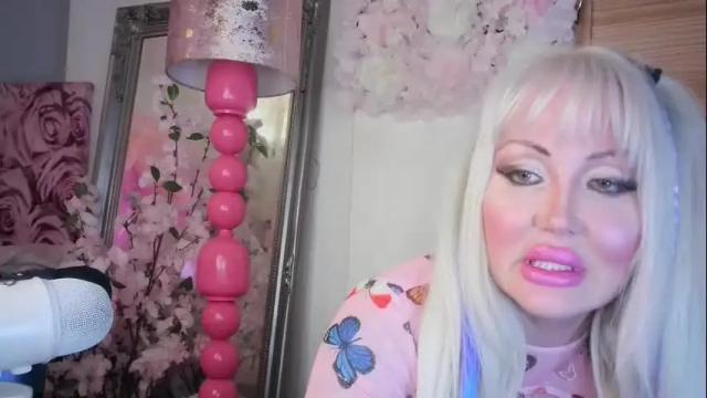 Image 2 of barbieely Stream on Chaturbate on 7 days ago