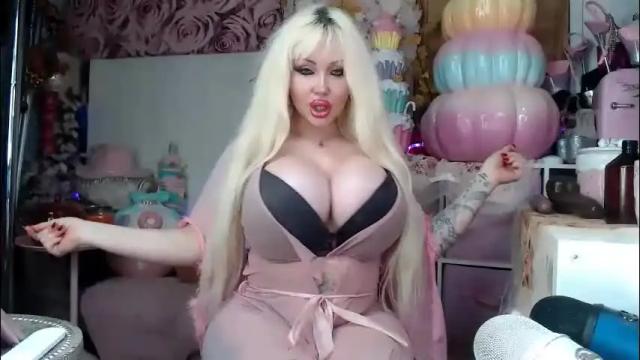 Image 10 of barbieely Stream on Chaturbate on 28 days ago