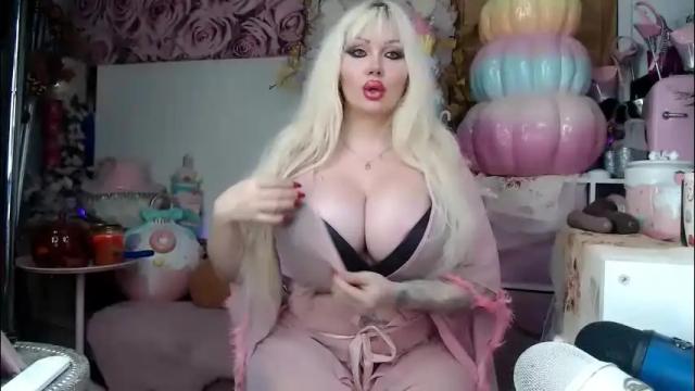 Image 2 of barbieely Stream on Chaturbate on 28 days ago