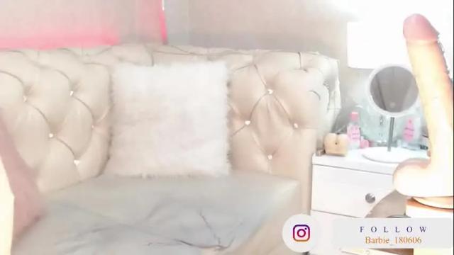 Image 3 of barbiefox_ Stream on Chaturbate on 1 month ago