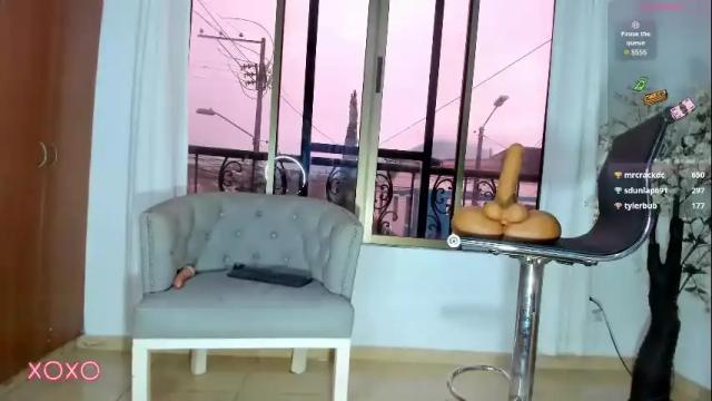 Image 3 of barbiefoxx Stream on Chaturbate on 16 days ago