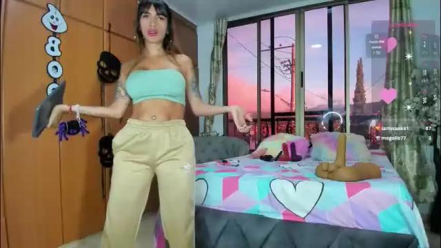 Image 10 of barbiefoxx Stream on Chaturbate on 3 days ago