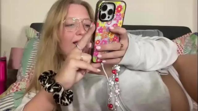 Image 4 of barbiegirl966 Stream on Chaturbate on 2 months ago