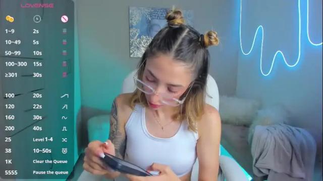 Image 2 of barbiie_scoth Stream on Chaturbate on 1 month ago