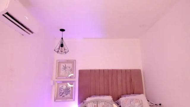 Image 8 of barbra_smith Stream on Chaturbate on 24 months ago