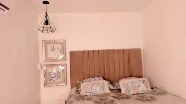 Image 12 of barbra_smith Stream on Chaturbate on 24 months ago