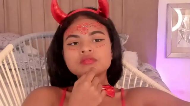 Image 8 of barbra_smith Stream on Chaturbate on 24 months ago