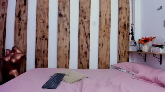 Image 2 of barby_jonness Stream on Chaturbate on 16 months ago